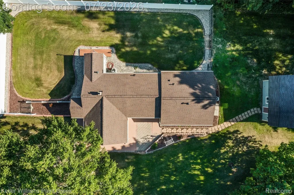 423 East Road Holly Village MI 48442