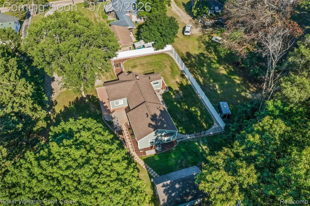 423 East Road Holly Village MI 48442