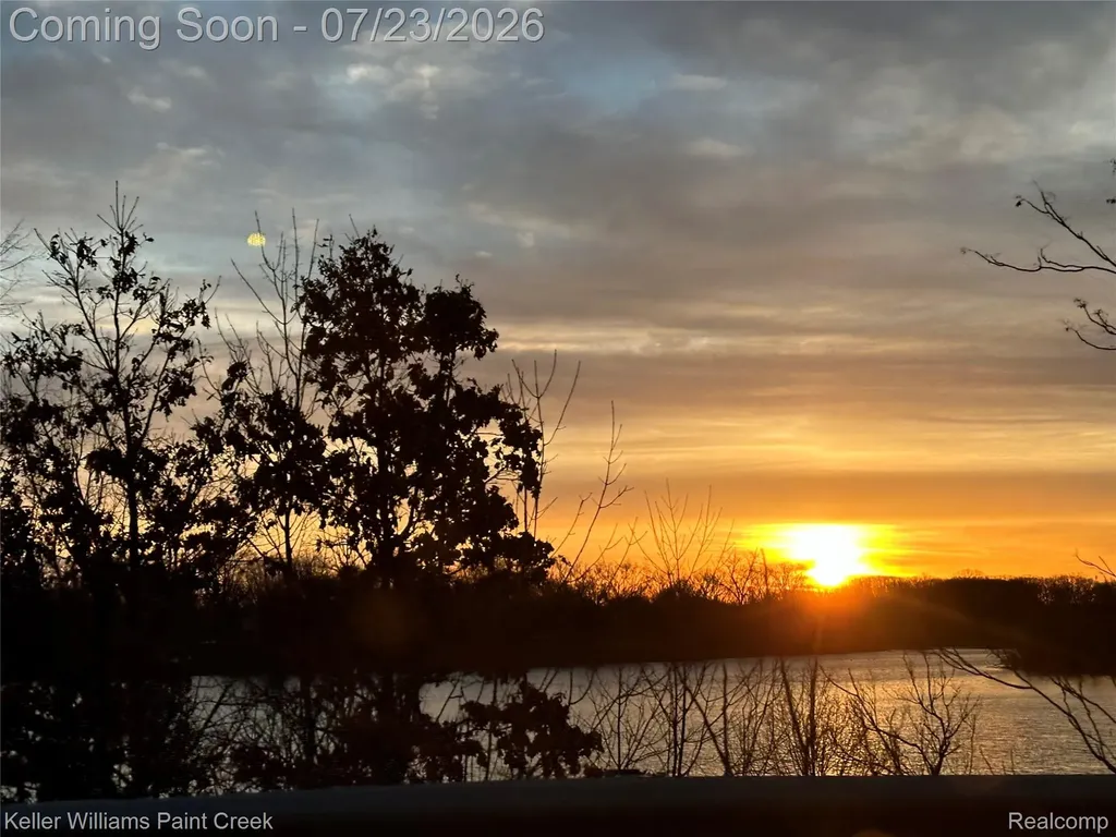 423 East Road Holly Village MI 48442
