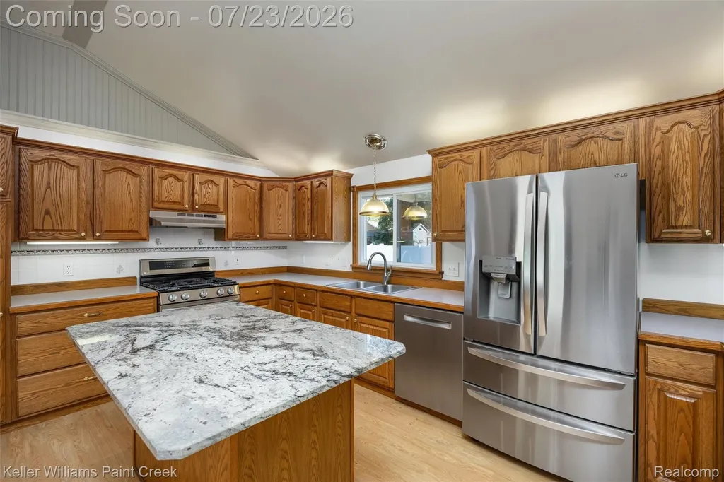 423 East Road Holly Village MI 48442