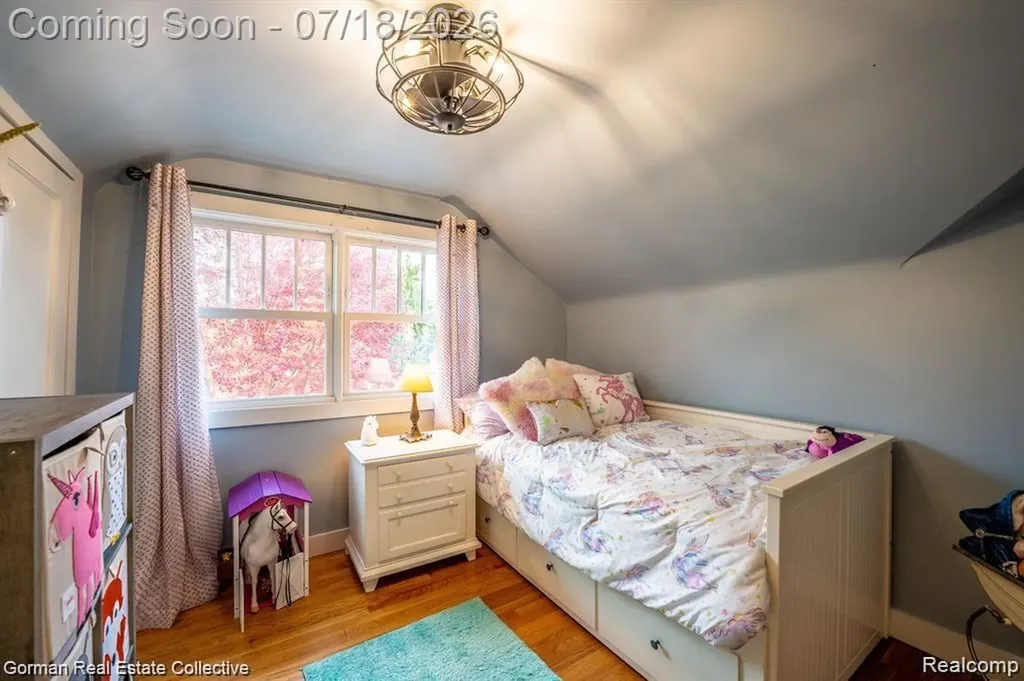 283 Phillips Avenue Clawson City MI 48017