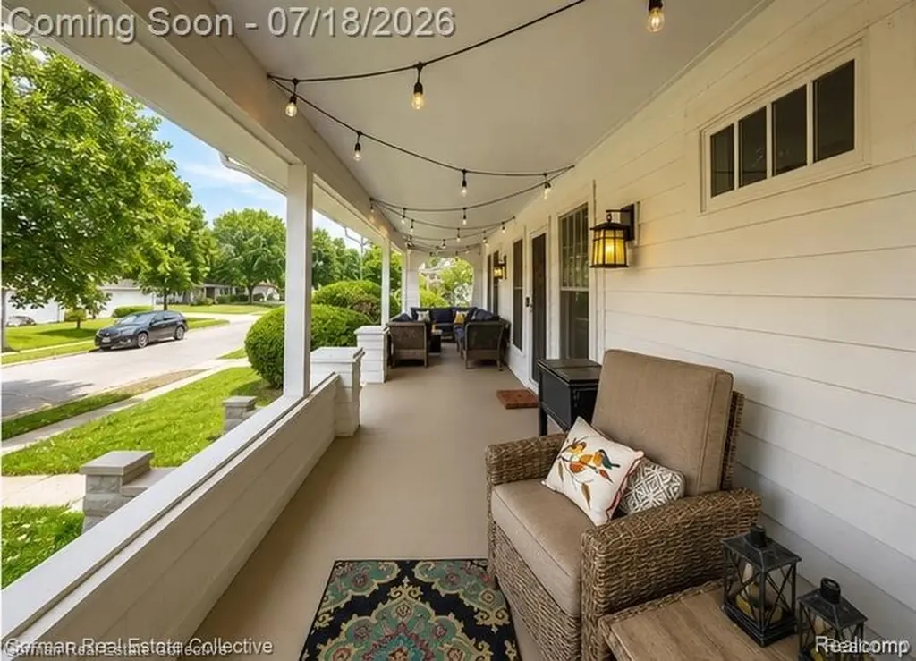 283 Phillips Avenue Clawson City MI 48017