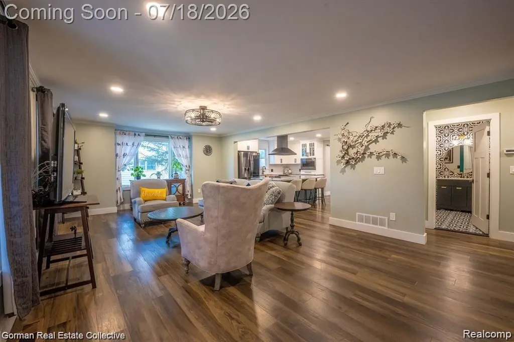 283 Phillips Avenue Clawson City MI 48017