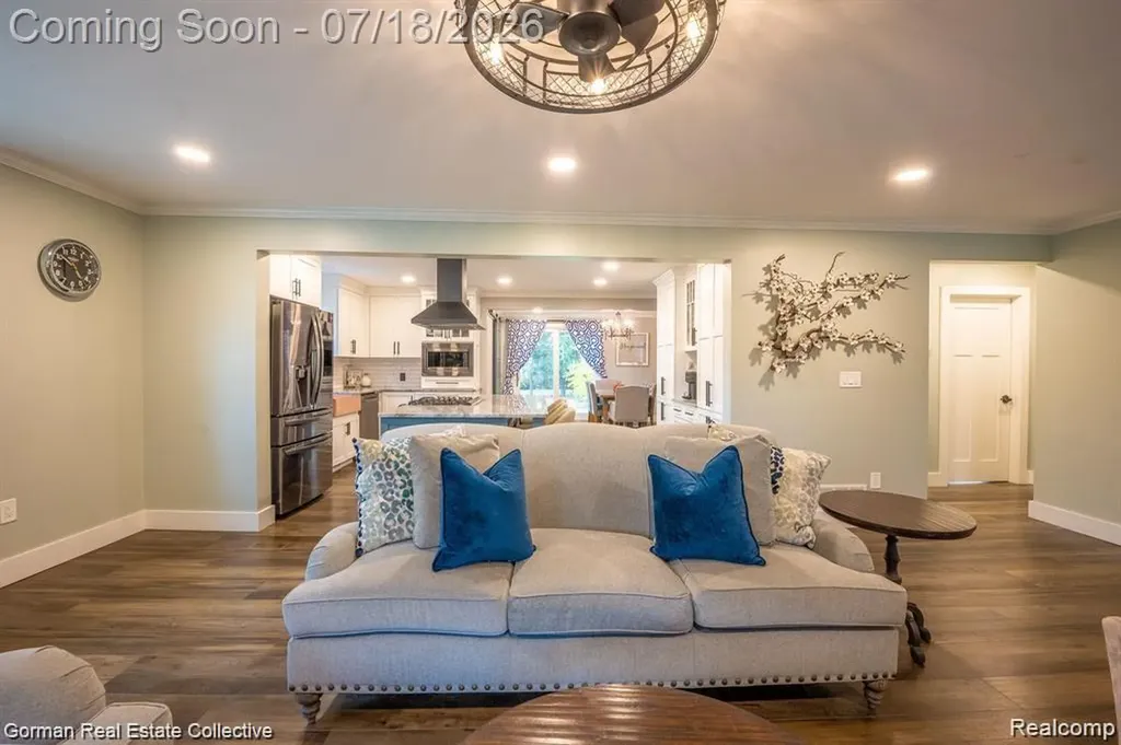 283 Phillips Avenue Clawson City MI 48017