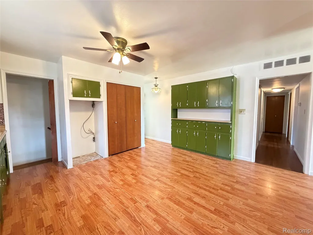 1861 Grange Road Trenton City MI 48183