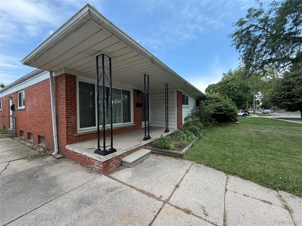 1861 Grange Road Trenton City MI 48183