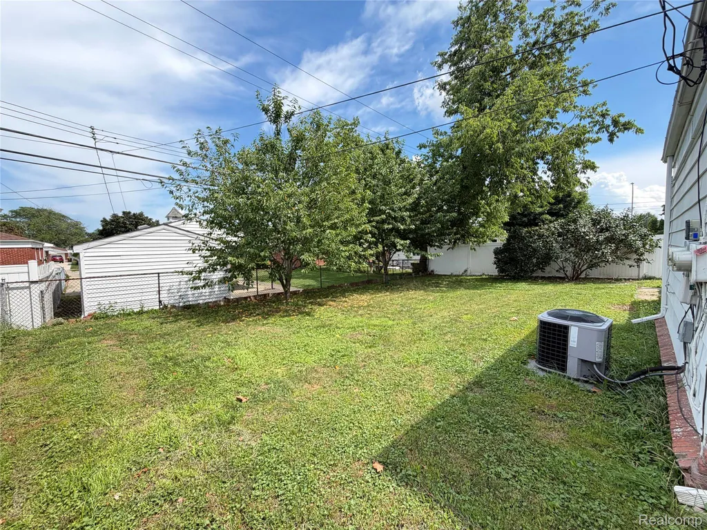 1861 Grange Road Trenton City MI 48183