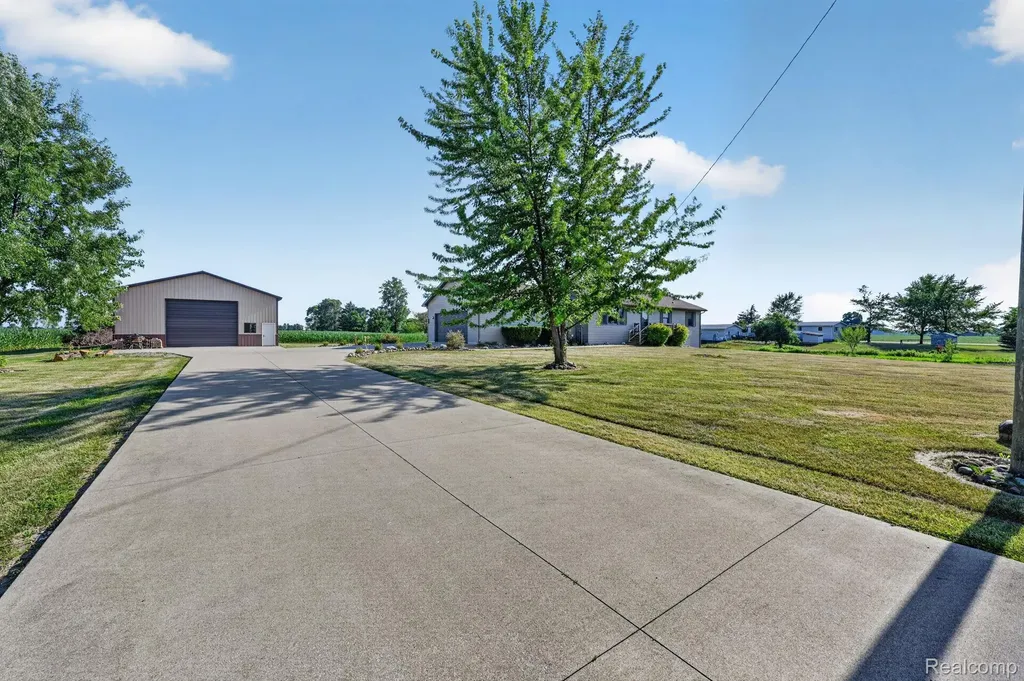9889 Ditch Road Chesaning Township MI 48616