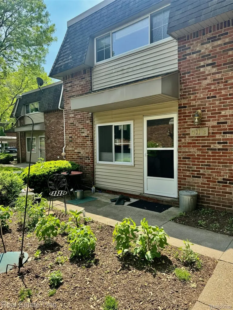 511 Longshore Drive Ann Arbor City MI 48105