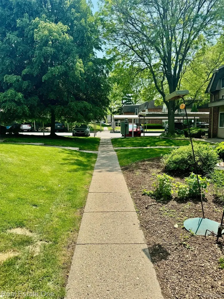 511 Longshore Drive Ann Arbor City MI 48105