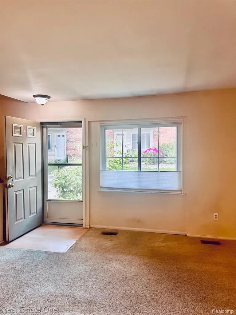 511 Longshore Drive Ann Arbor City MI 48105