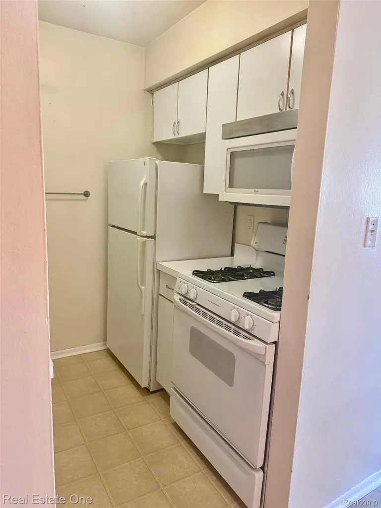 511 Longshore Drive Ann Arbor City MI 48105