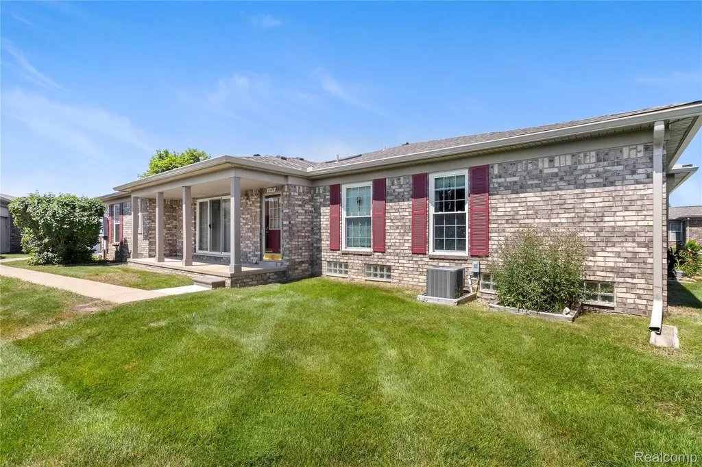 11186 Spruce Court Washington Township MI 48094