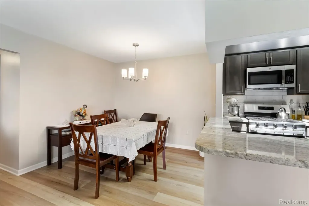 11186 Spruce Court Washington Township MI 48094