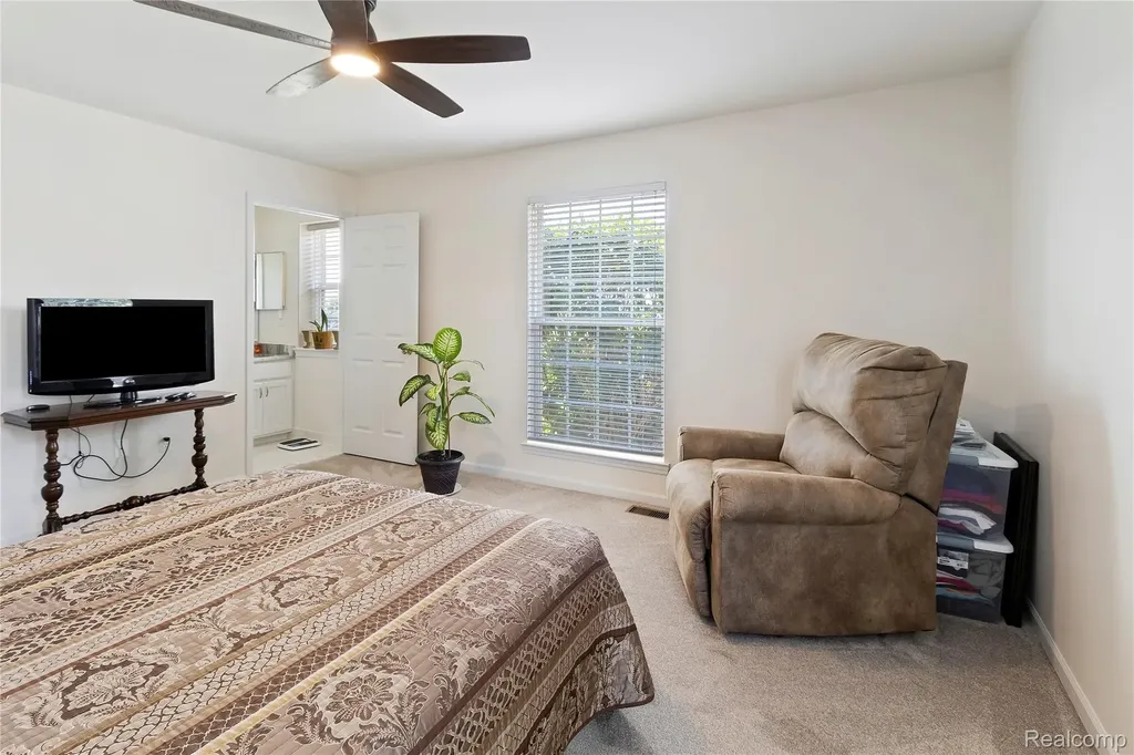 11186 Spruce Court Washington Township MI 48094