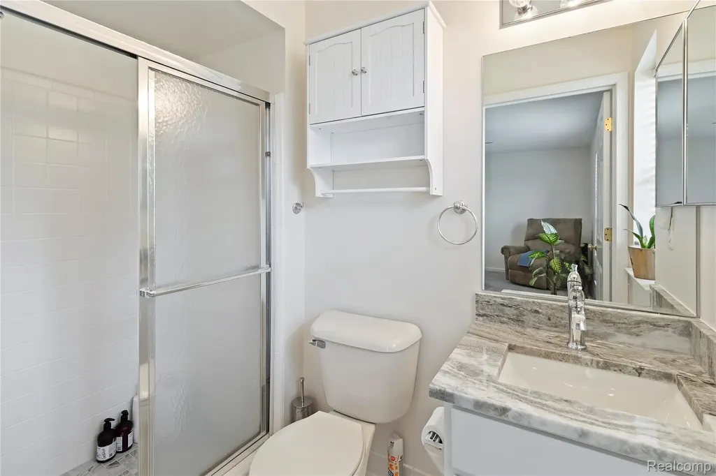 11186 Spruce Court Washington Township MI 48094