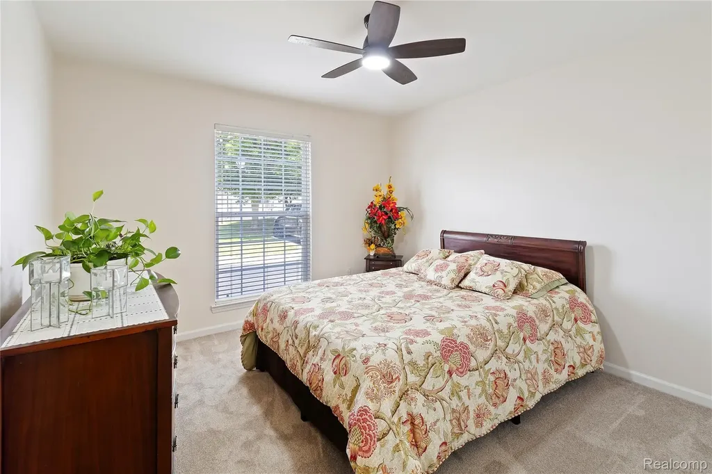 11186 Spruce Court Washington Township MI 48094