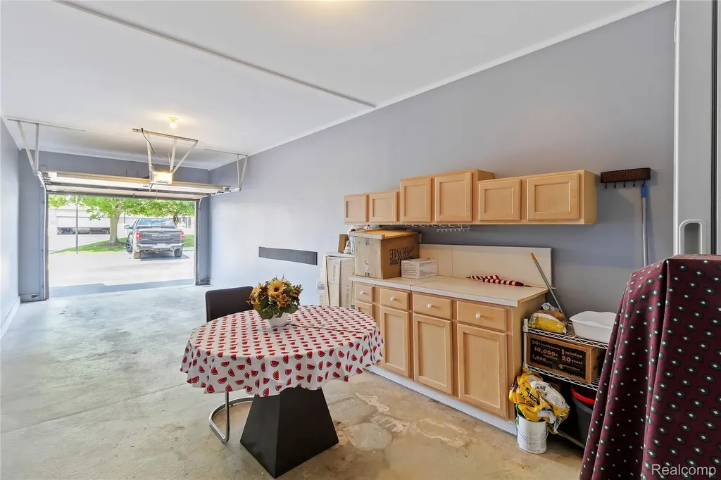 11186 Spruce Court Washington Township MI 48094