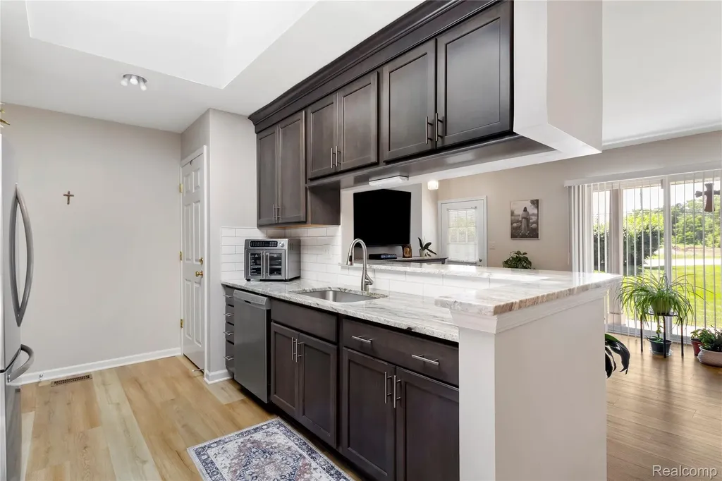 11186 Spruce Court Washington Township MI 48094