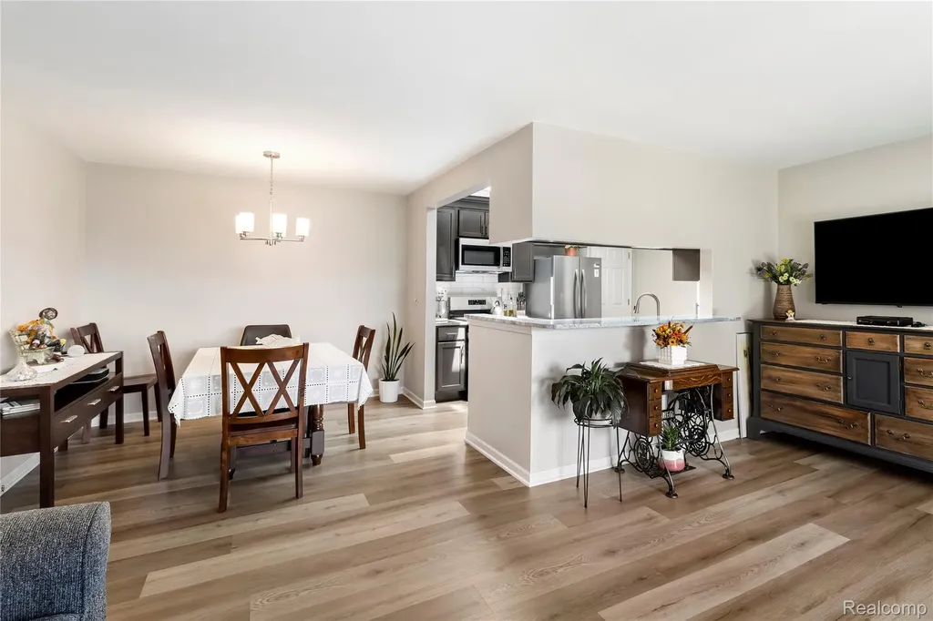 11186 Spruce Court Washington Township MI 48094