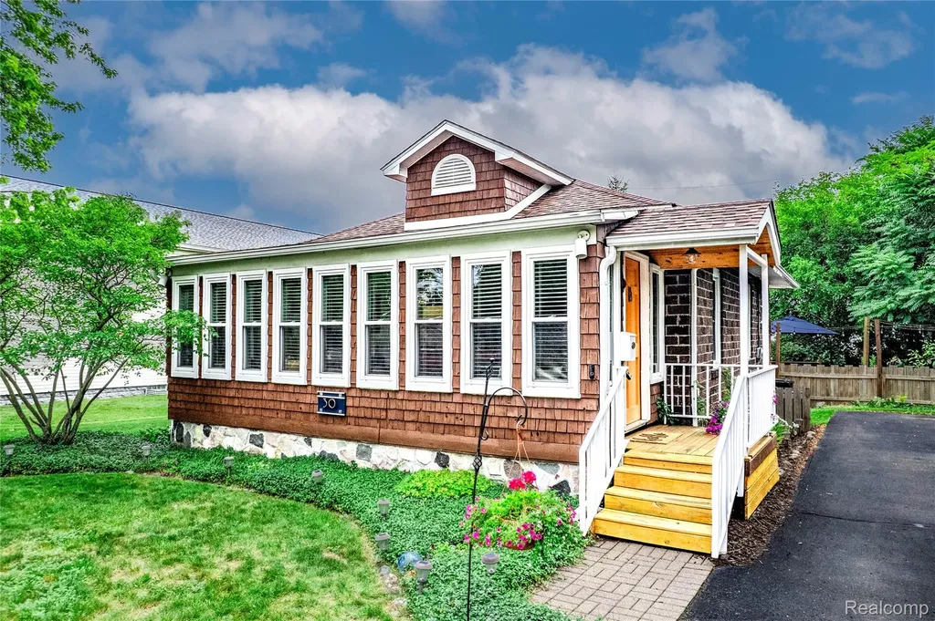 30 Beebe Street Lake Orion Village MI 48362