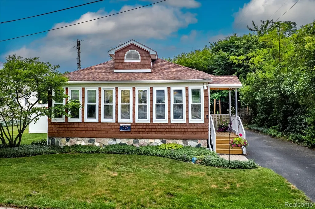 30 Beebe Street Lake Orion Village MI 48362