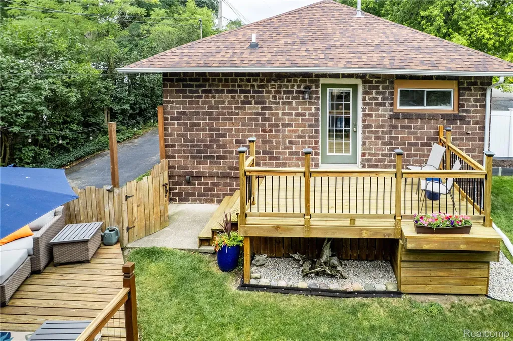 30 Beebe Street Lake Orion Village MI 48362