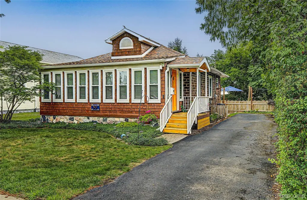 30 Beebe Street Lake Orion Village MI 48362
