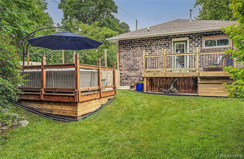 30 Beebe Street Lake Orion Village MI 48362