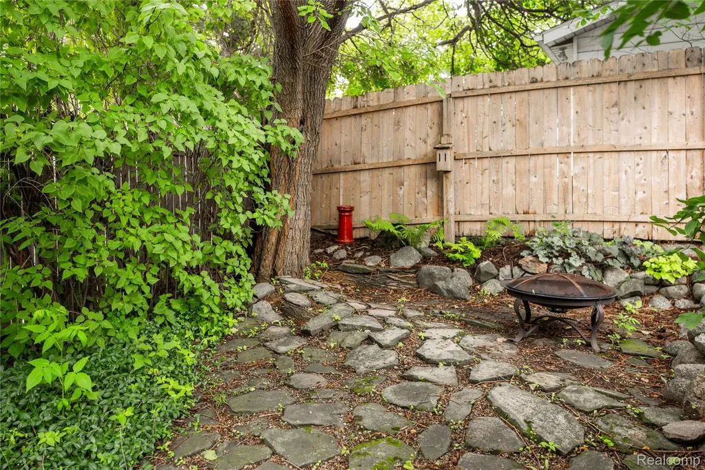 30 Beebe Street Lake Orion Village MI 48362