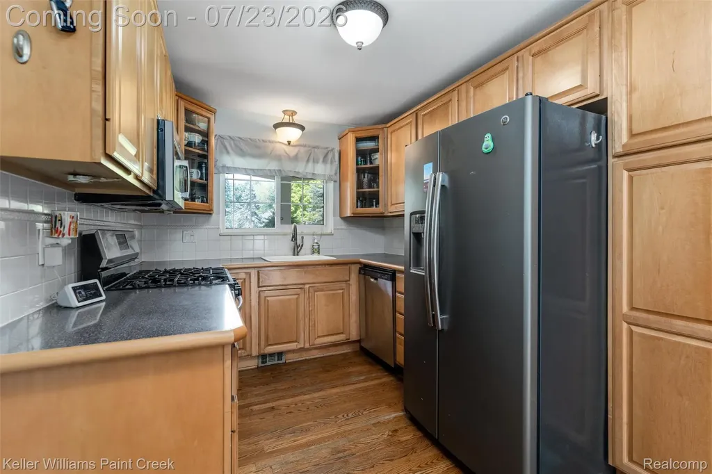 2611 Quail Run Street Oakland Charter Township MI 48306