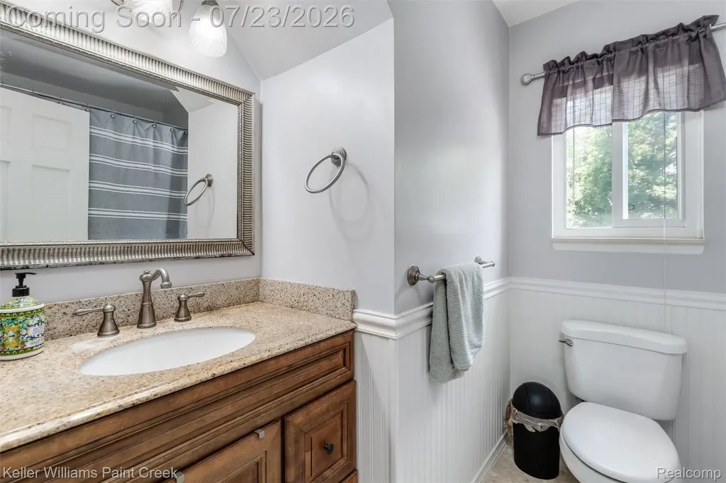 2611 Quail Run Street Oakland Charter Township MI 48306