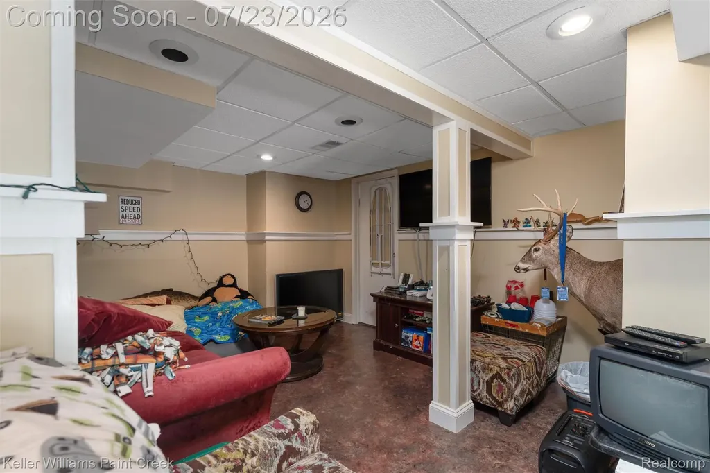 2611 Quail Run Street Oakland Charter Township MI 48306