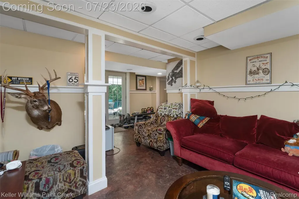 2611 Quail Run Street Oakland Charter Township MI 48306