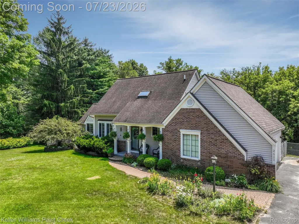2611 Quail Run Street Oakland Charter Township MI 48306