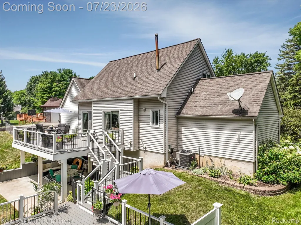 2611 Quail Run Street Oakland Charter Township MI 48306