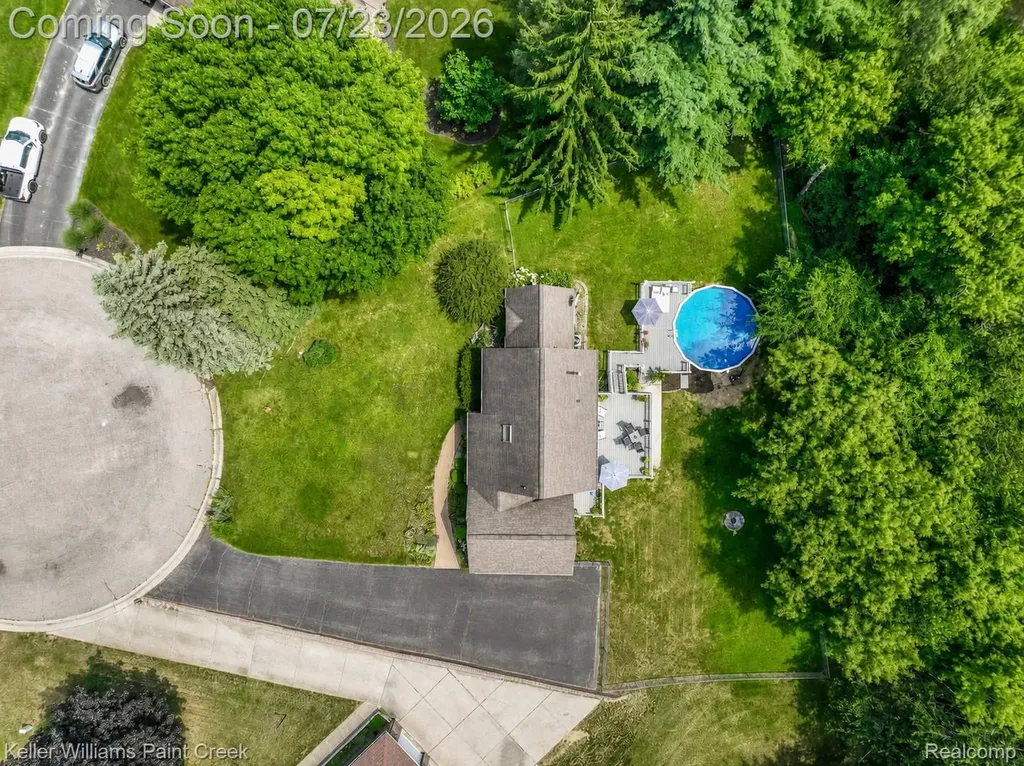 2611 Quail Run Street Oakland Charter Township MI 48306