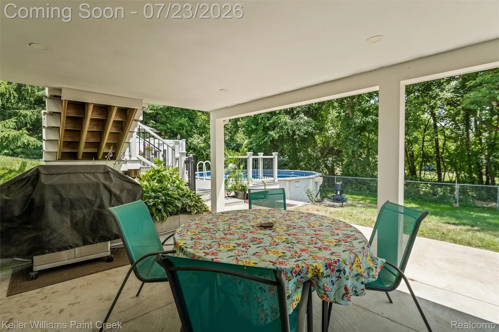 2611 Quail Run Street Oakland Charter Township MI 48306