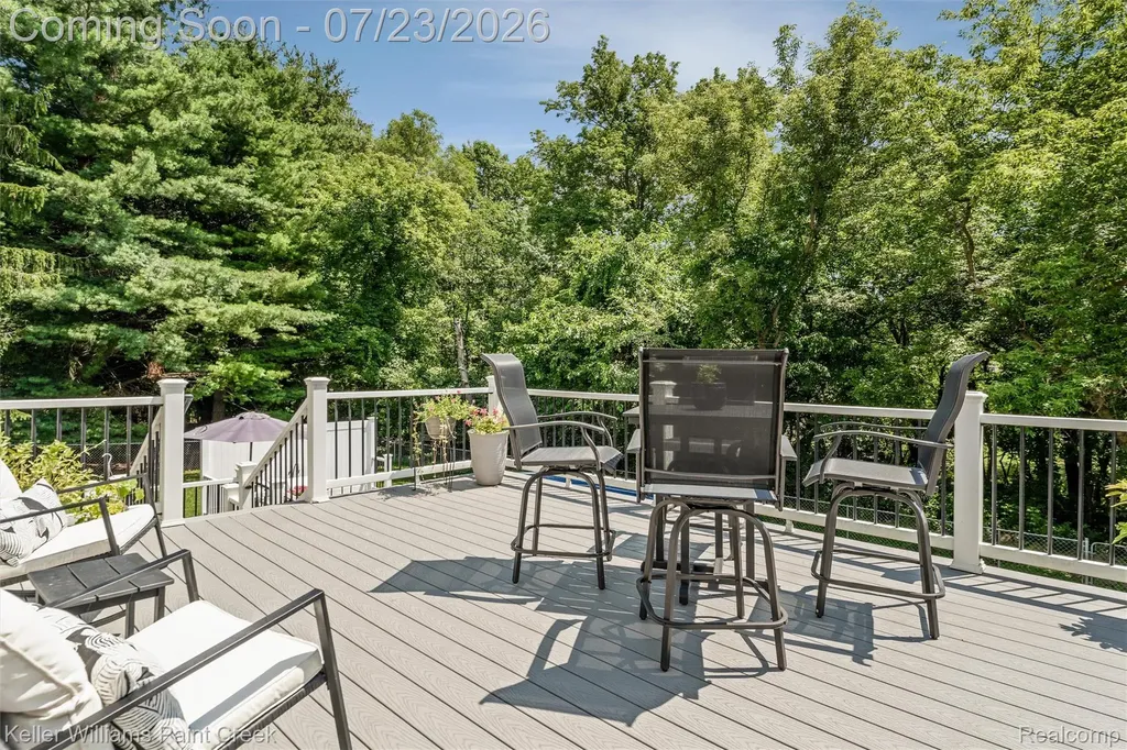2611 Quail Run Street Oakland Charter Township MI 48306