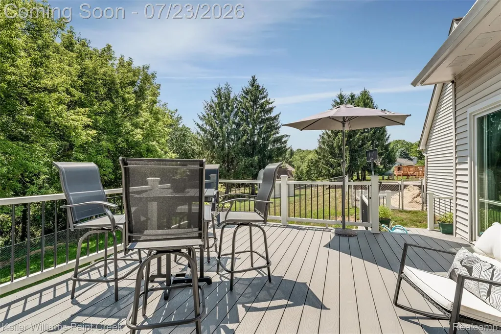 2611 Quail Run Street Oakland Charter Township MI 48306