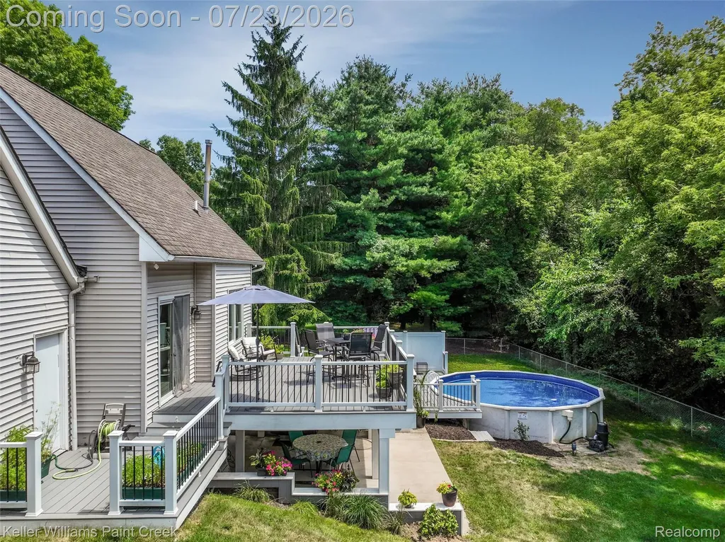 2611 Quail Run Street Oakland Charter Township MI 48306