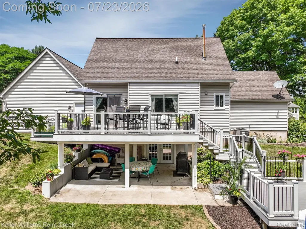 2611 Quail Run Street Oakland Charter Township MI 48306
