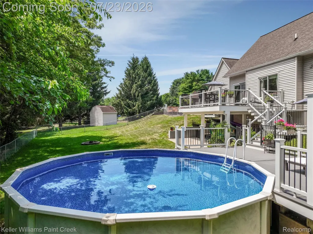 2611 Quail Run Street Oakland Charter Township MI 48306