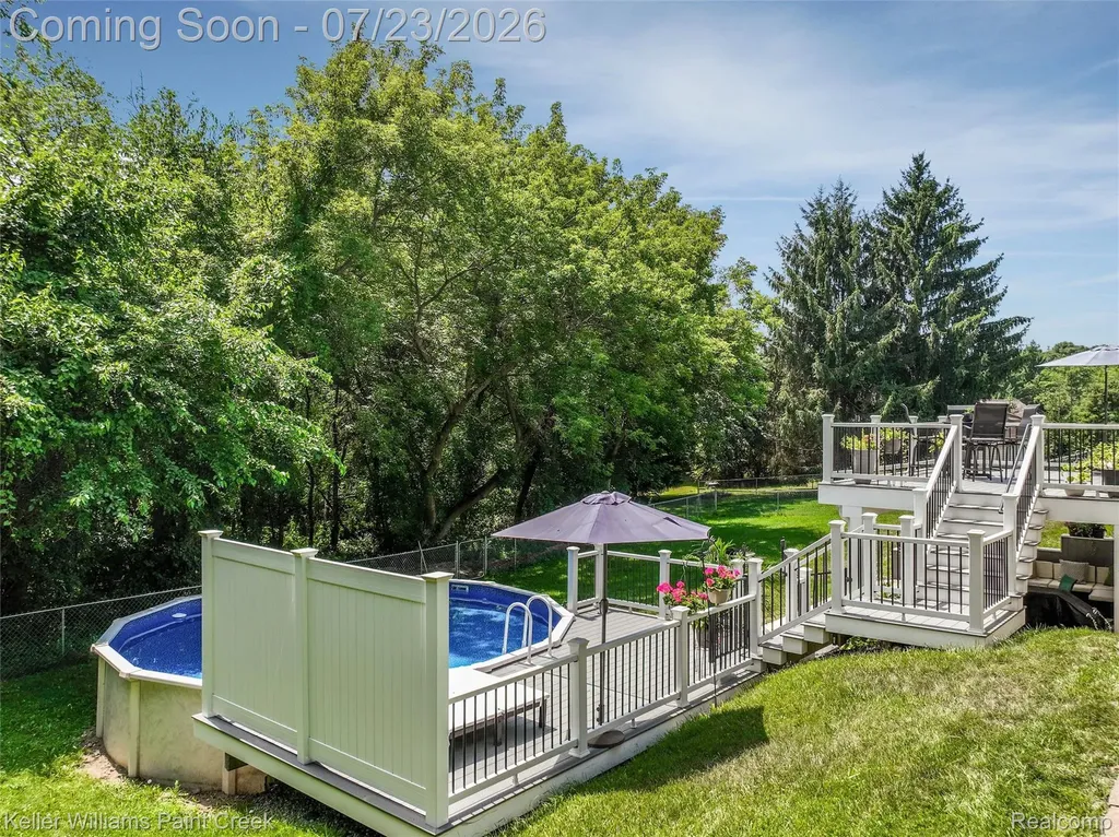 2611 Quail Run Street Oakland Charter Township MI 48306