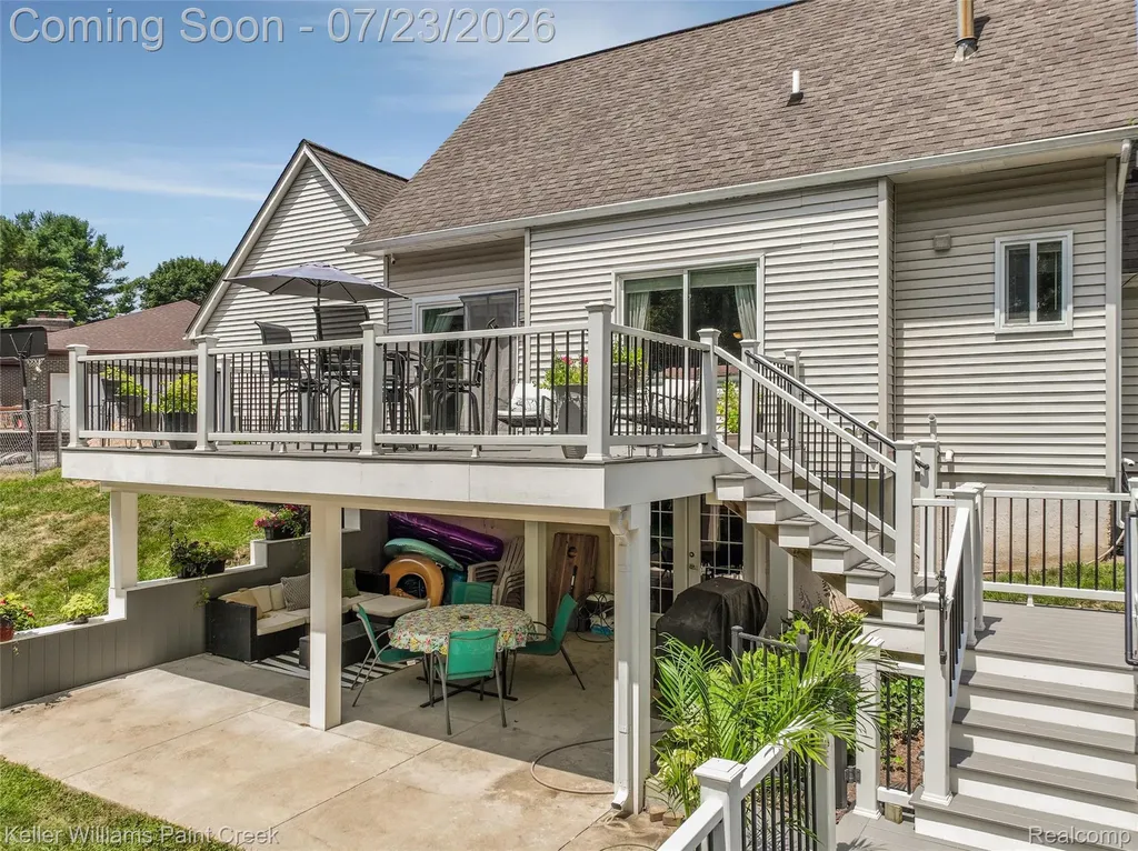 2611 Quail Run Street Oakland Charter Township MI 48306
