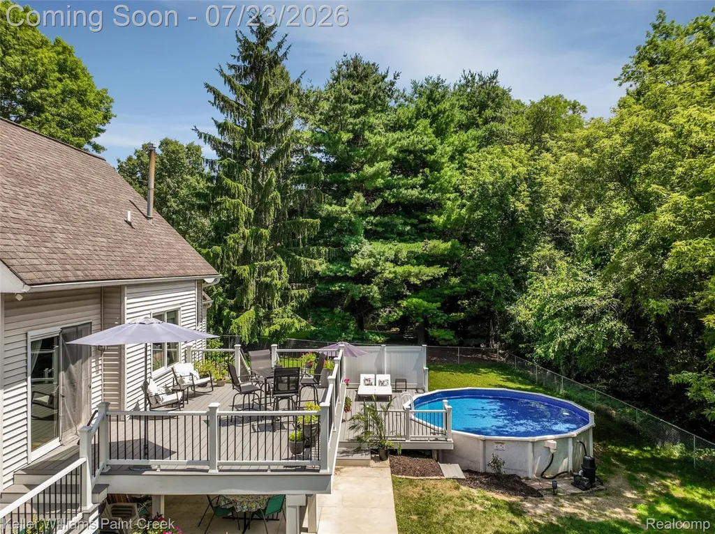 2611 Quail Run Street Oakland Charter Township MI 48306