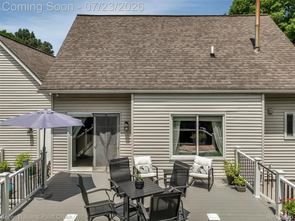 2611 Quail Run Street Oakland Charter Township MI 48306