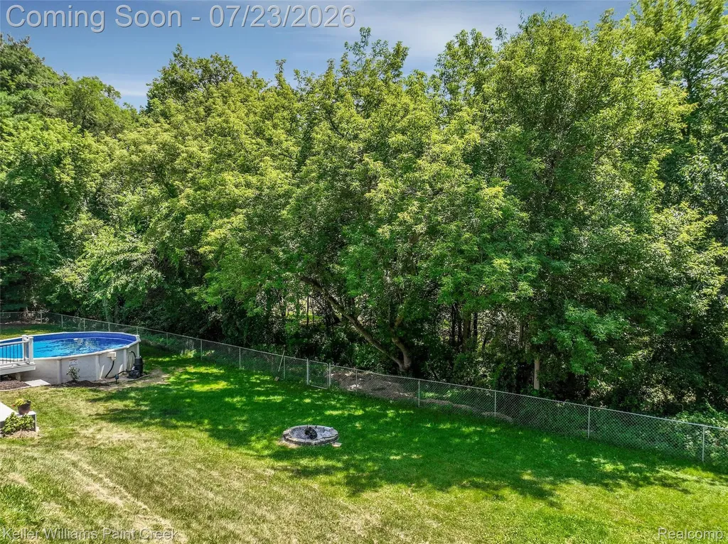 2611 Quail Run Street Oakland Charter Township MI 48306