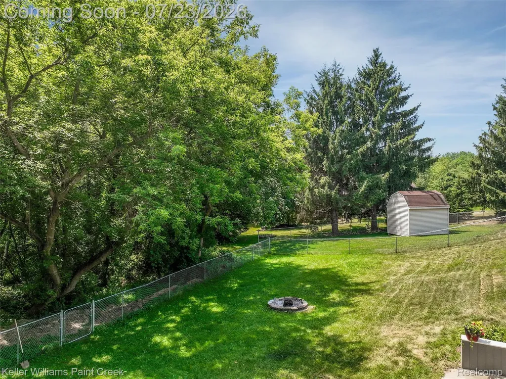 2611 Quail Run Street Oakland Charter Township MI 48306