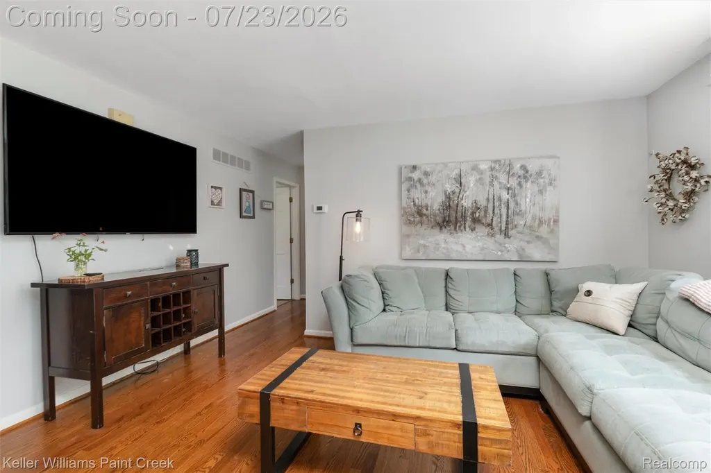 2611 Quail Run Street Oakland Charter Township MI 48306